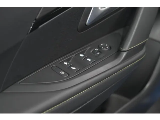 Peugeot 208 PureTech 100 GT 2021 Benzine 28