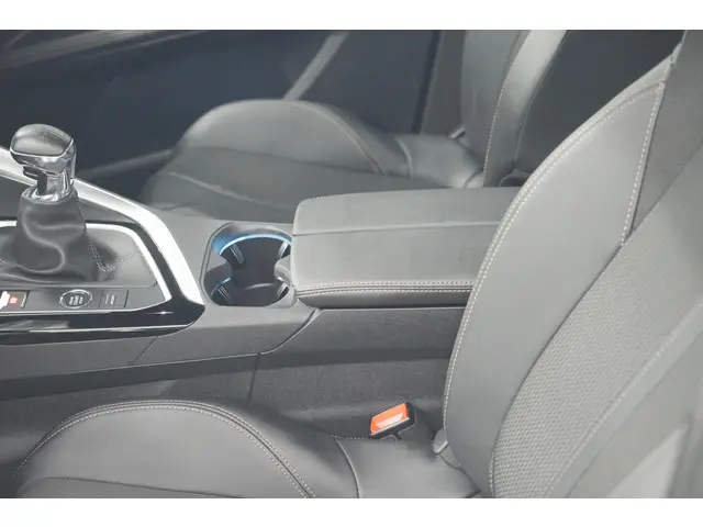 Peugeot 5008 PureTech 130 GT 2024 Benzine 51