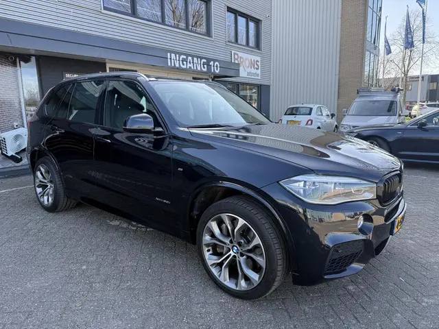 BMW X5 xDrive50i High Executive 7p. 2013 Benzine 27