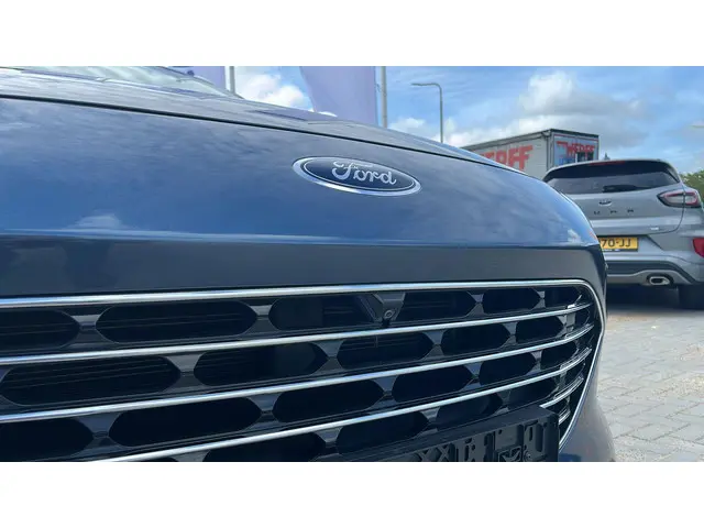 Ford Kuga 2.5 PHEV Titanium 2024 Hybride Benzine 11