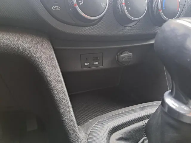 Hyundai i10 1.0i i-Motion 2015 Benzine 15