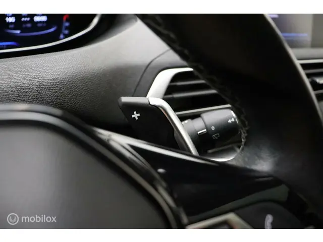 Peugeot 3008 1.2 PureTech Allure 2019 Benzine 32