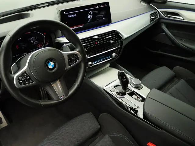 BMW 5 Serie Sedan 540i 2022 Benzine 10