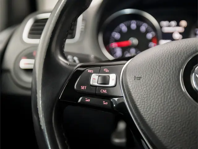 Volkswagen Polo 1.2 TSI Sportline 2015 Benzine 19