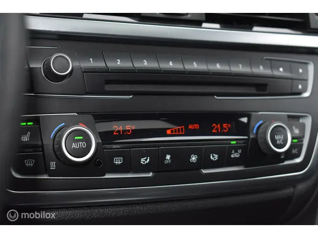 BMW 3 Serie 320i High Executive 2014 Benzine 8