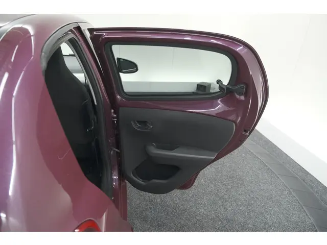 Peugeot 108 1.0 e-VTi Première 2014 Benzine 53