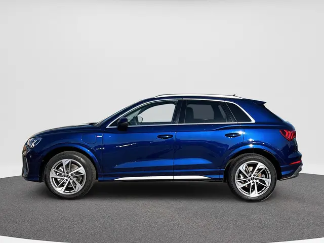 Audi Q3 45 TFSI e S edition 2024 Hybride Benzine 5