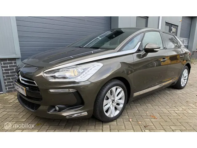 Citroën DS5 1.6 THP Chic 2013 Benzine 9
