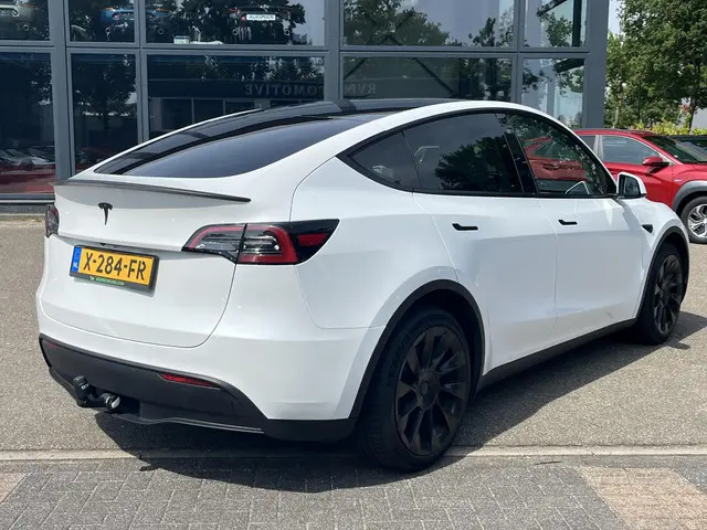 Tesla Model Y RWD 58 kWh 2022 Elektrisch 4