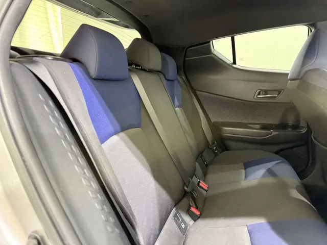 Toyota C-HR 1.8 Hybrid Bi-Tone Plus 2017 Hybride Benzine 27