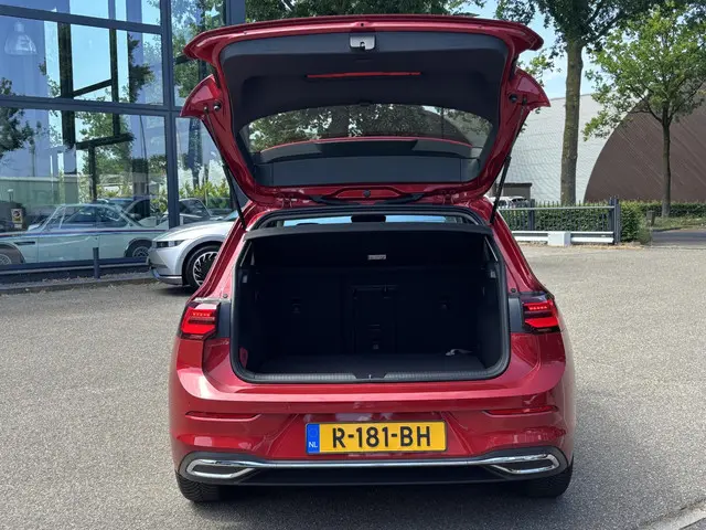 Volkswagen Golf 1.0 eTSI Life 2021 Benzine 4