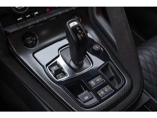 Jaguar F-Type 5.0 V8 SVR Coupé AWD 2016 Benzine 35