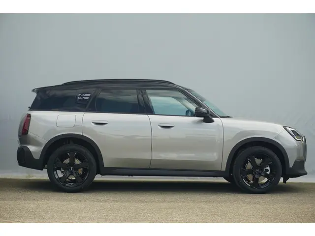MINI Countryman C 2025 Benzine 3