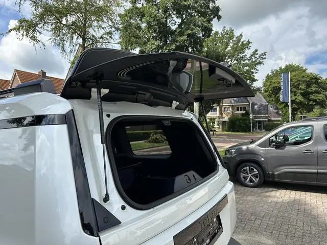 Toyota Land Cruiser 2.8 D-4D President 2025 Diesel 41