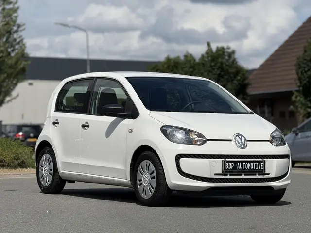 Volkswagen up! 1.0 take up! BlueMotion 2015 Benzine 8