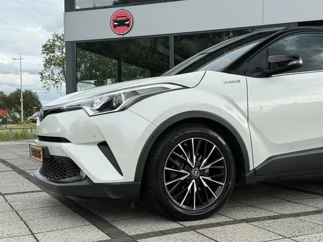 Toyota C-HR 1.8 Aut. Hybrid Style 2018 Hybride Benzine 24