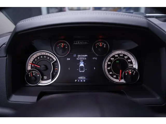 Dodge Ram 1500 5.7 V8 4x4 Crew Cab 5'7 Rebel 2019 Benzine 22