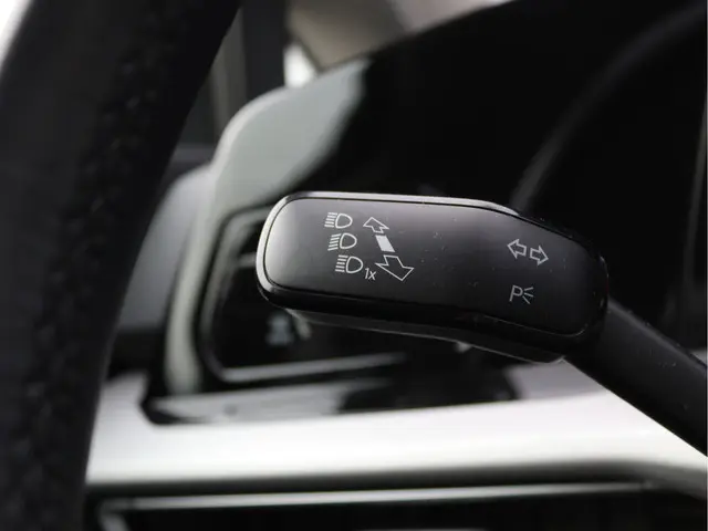 Volkswagen Golf Variant 1.0 TSI Life 2022 Benzine 26