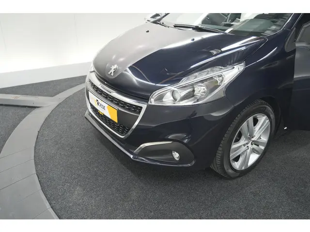 Peugeot 208 PureTech 82 Signature 2019 Benzine 16