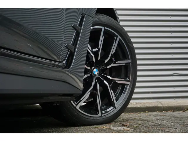 BMW i4 eDrive35 2024 Elektrisch 19