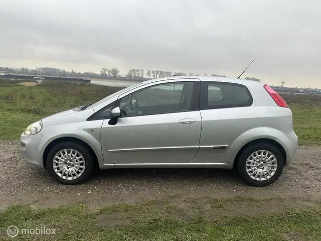Fiat Punto 1.3 JTD Active ZEER MOOI! 2015 Diesel 2