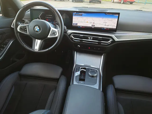 BMW 3 Serie Touring 320i 2023 Benzine 21
