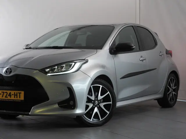 Toyota Yaris 1.5 Hybrid Executive 2022 Hybride Benzine 13
