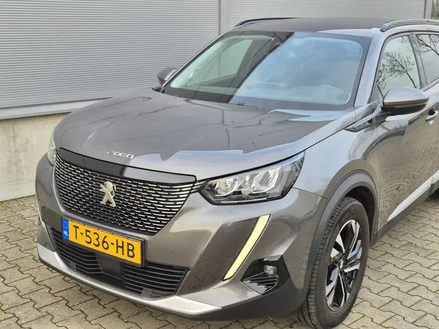 Peugeot 2008 1.2 PureTech Allure Pack 2021 Benzine 4