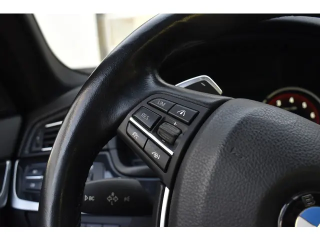 BMW 5 Serie 528i High Executive NAP 2014 Benzine 21