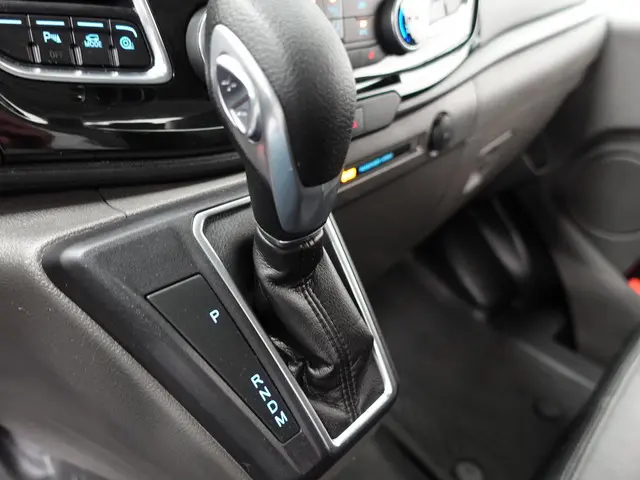 Ford Transit Custom 320 2.0 TDCI L2H1 Sport 2023 Diesel 19