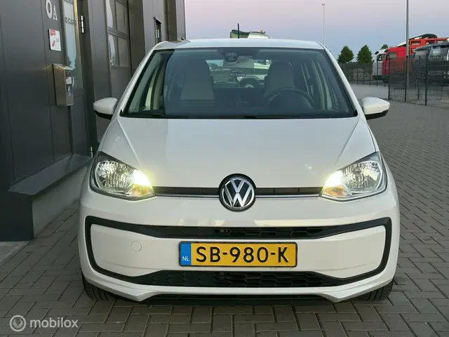 Volkswagen up! 1.0 BMT move up! 2018 Benzine 8