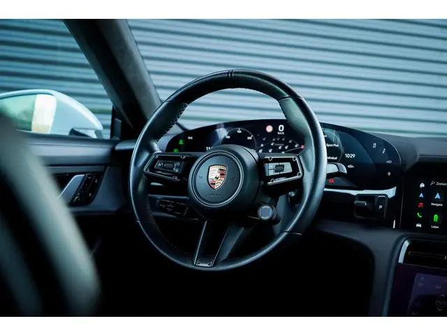 Porsche Taycan Turbo 93 kWh 2020 Elektrisch 36