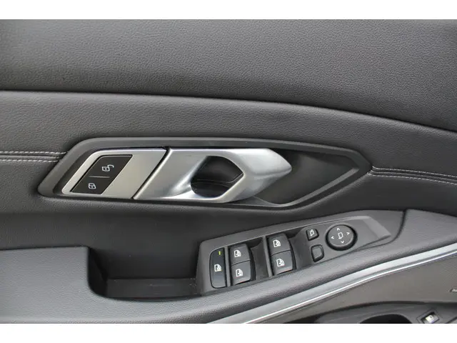 BMW 3 Serie Touring 320e 2023 Hybride Benzine 16