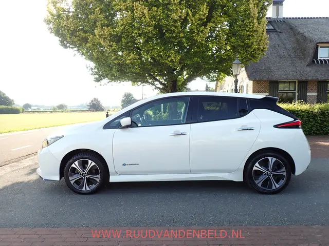Nissan Leaf E+ N-Connecta 62kWh 2019 Elektrisch 6
