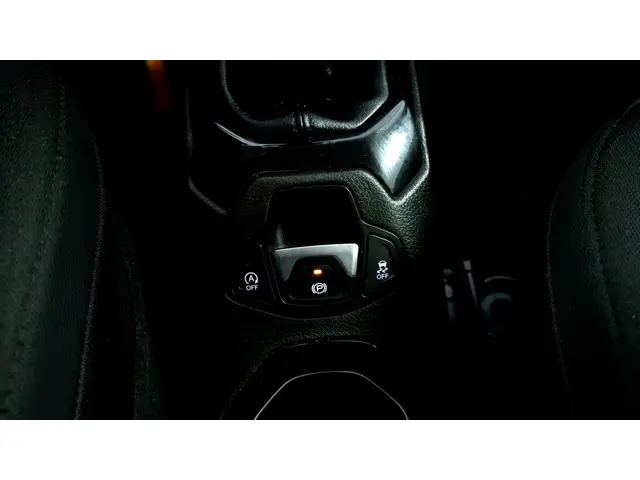 Jeep Renegade 1.6 E-Torq Black Line 2016 Benzine 14