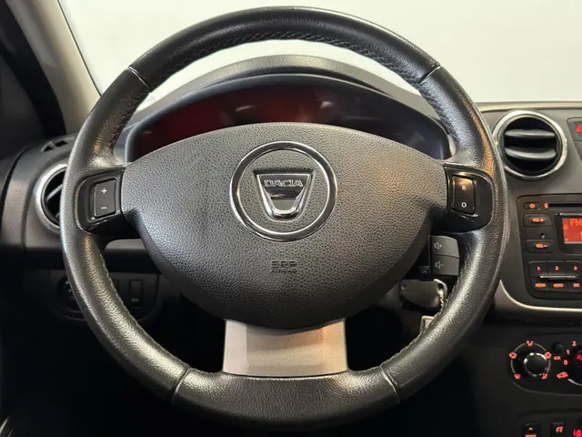 Dacia Sandero 0.9 TCe 10th Anniversary 2016 Benzine 19