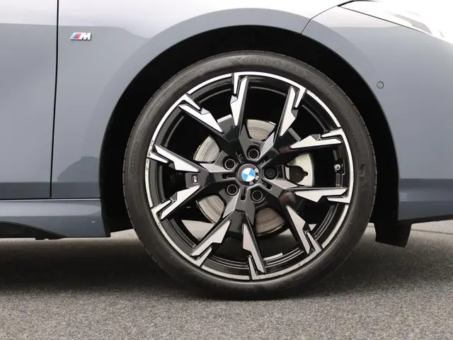 BMW 1 Serie 120 2025 Benzine 20