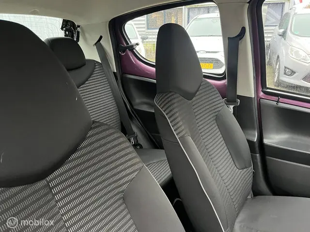 Peugeot 107 1.0 Envy 6/12 m garantie 2013 Benzine 13