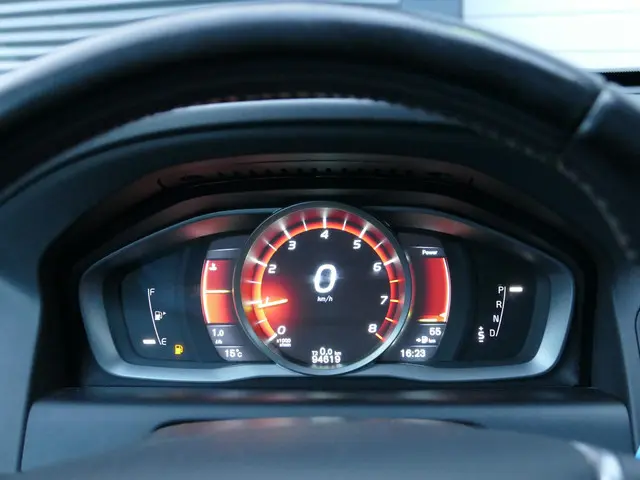 Volvo XC60 2.0 T5 FWD Ocean Race 2015 Benzine 24