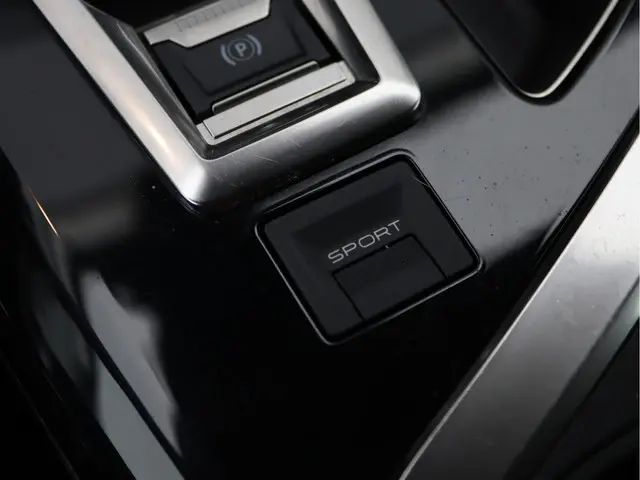 Peugeot 3008 1.6 e-THP Premium 2018 Benzine 60