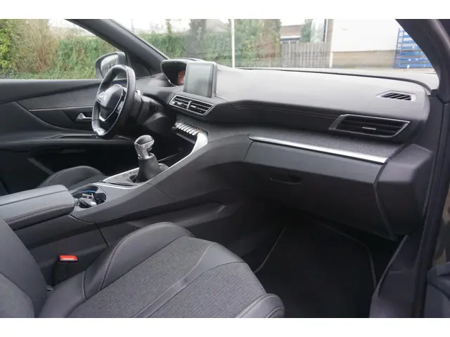 Peugeot 3008 1.2 PureTech GT Line 2019 Benzine 3