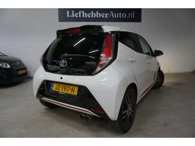 Toyota Aygo 1.0 VVT-i x-sport 2016 Benzine 23