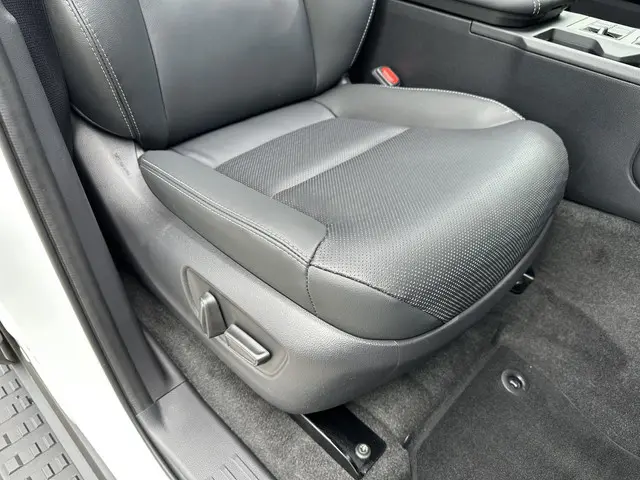 Toyota Land Cruiser 2.8 D-4D President 2025 Diesel 48