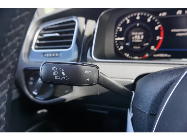 Volkswagen Golf 1.0 TSI Highline 2018 Benzine 13