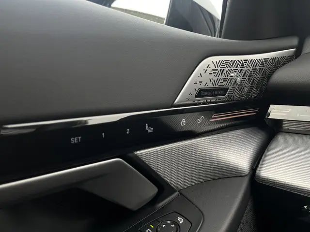 BMW 5 Serie Touring 530e xDrive 2024 Hybride Benzine 12