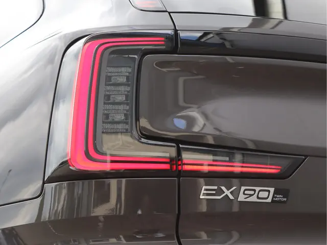 Volvo EX90 Twin Motor Ultra 7P 111kWh 2025 Elektrisch 21