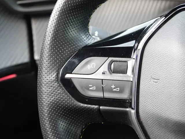 Peugeot e-2008 EV GT 50 kWh 2022 Elektrisch 26