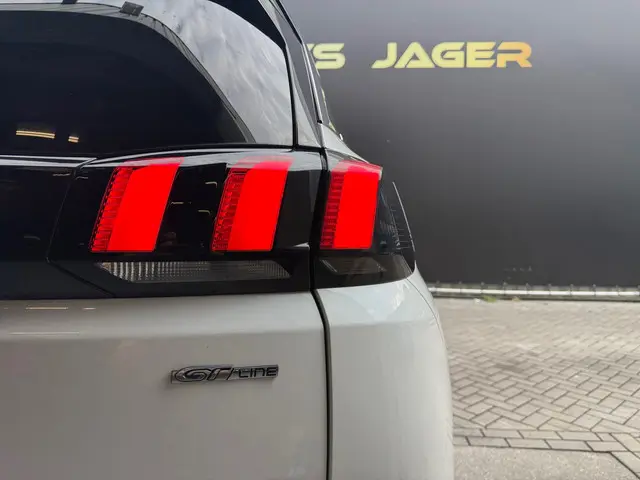 Peugeot 5008 1.6 e-THP GT-Line - 7 personen 2018 Benzine 32