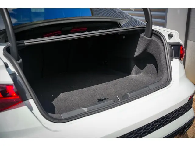Audi RS3 A3 Limousine 2.5 TFSI quattro 2023 Benzine 33