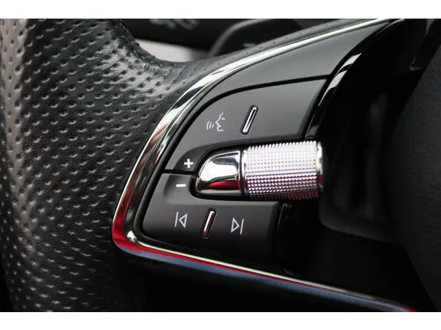 Škoda Scala 1.0 TSI DSG Sport Business 2023 Benzine 36